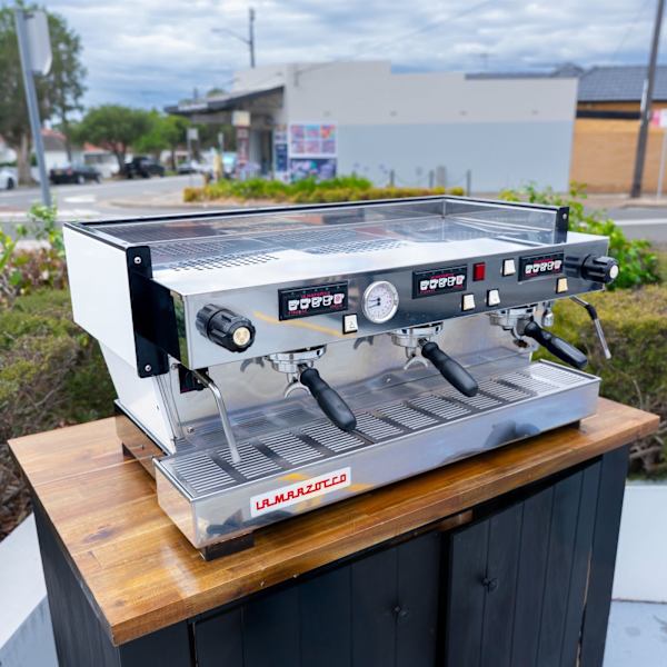 La Marzocco Linea Classic 3 Group Coffee Machine – Tall Cup