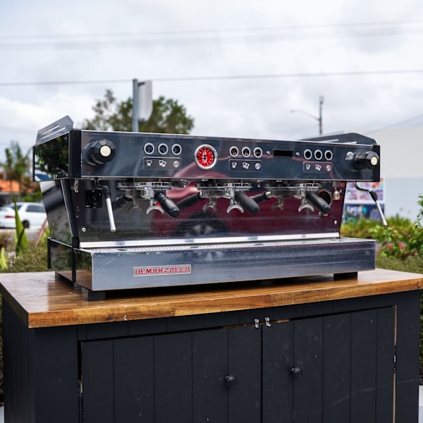 3G Pre-Loved La Marzocco Linea PB AV – Chrome – Immaculate