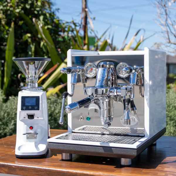 New ECM Syncronika II In Gloss White With Dosserless Grinder PACKAGE