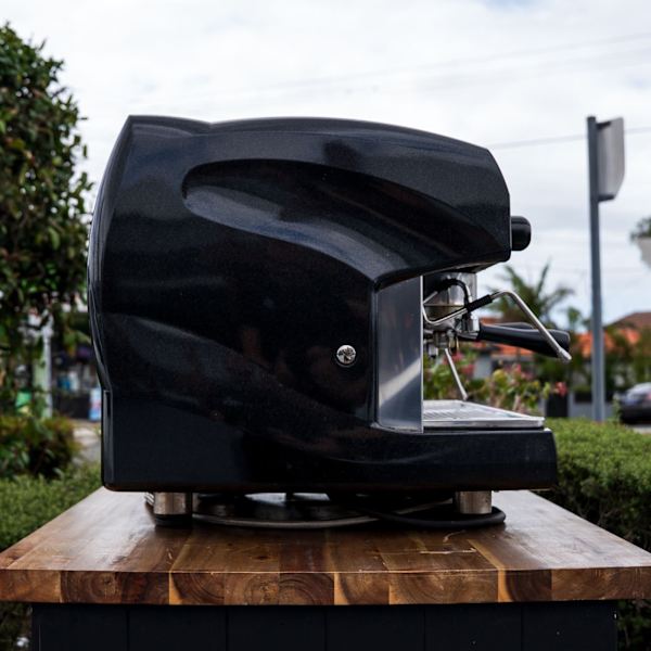 Pre-Loved Wega Polaris – 2 Group – Black 15 Amp