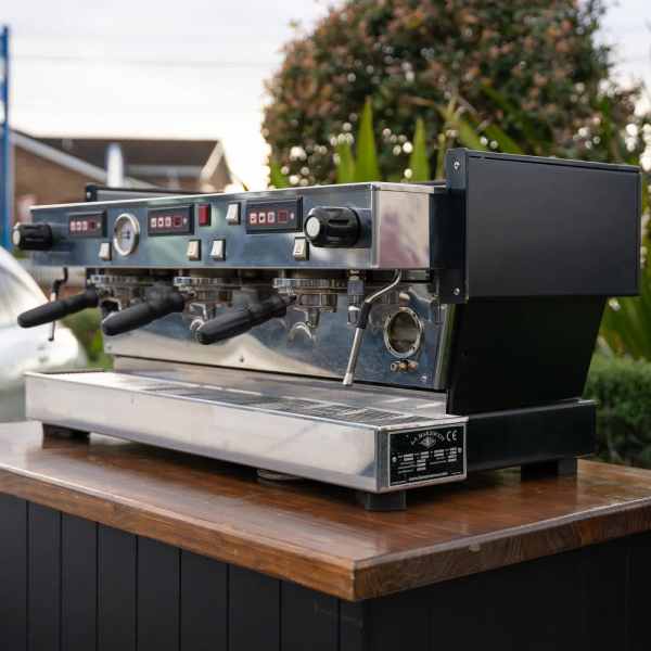 Clean Pre Owned 3 Group La Marzocco LINEA Av In Black With Shot Timers