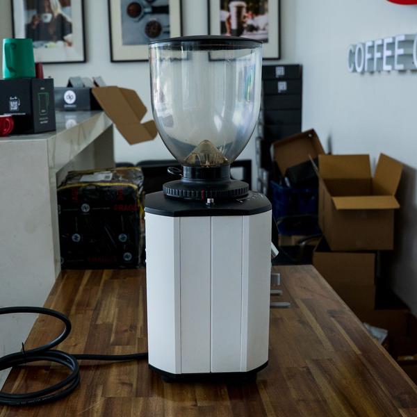 EX DEMO DIP DS-68 ESPRESSO GRINDER WHITE