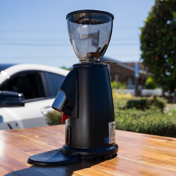 Pre Owned Macap M2M Dosserless Grinder