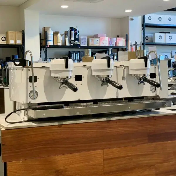 Beautiful Ex Demo 3 Group Synesso S300 Commercial Coffee