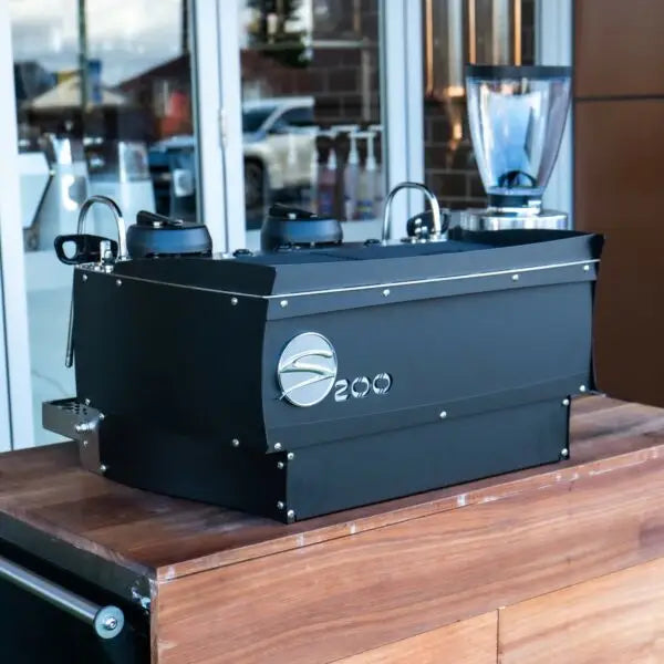 Brand New Synesso S200 & Mahlkoning E65 GBW Coffee Machine