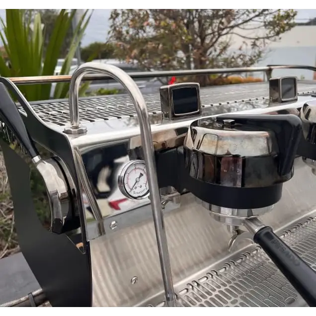 CUSTOM Ex Demo Synesso MVP HYDRA 3 Group Commercial Coffee