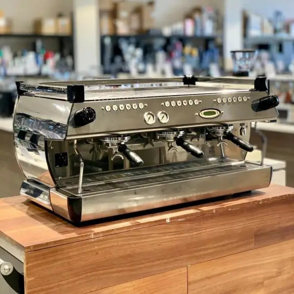 Immaculate 3 Group La Marzocco GB5 Commercial Coffee Machine