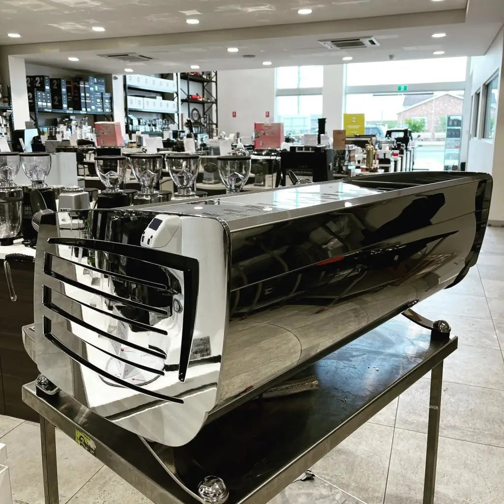 Nuova Simonelli Immaculate 3 Group Black Eagle - ALL