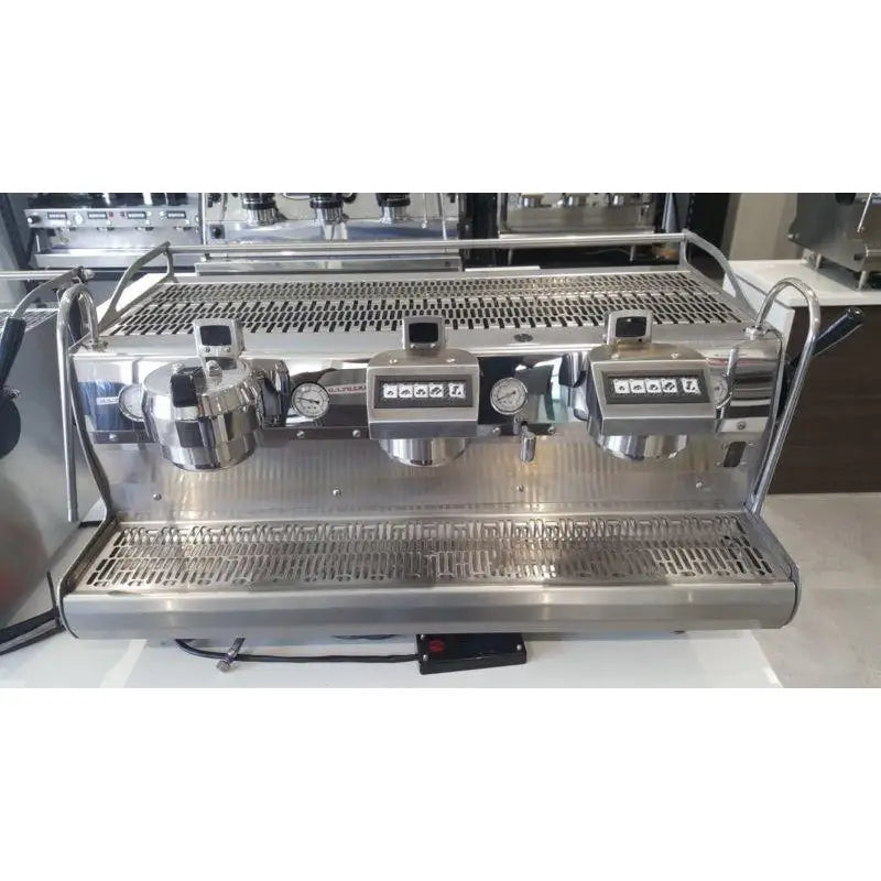 Pre-Owned 3 Group Synesso Hydra Commercial Coffee Espresso