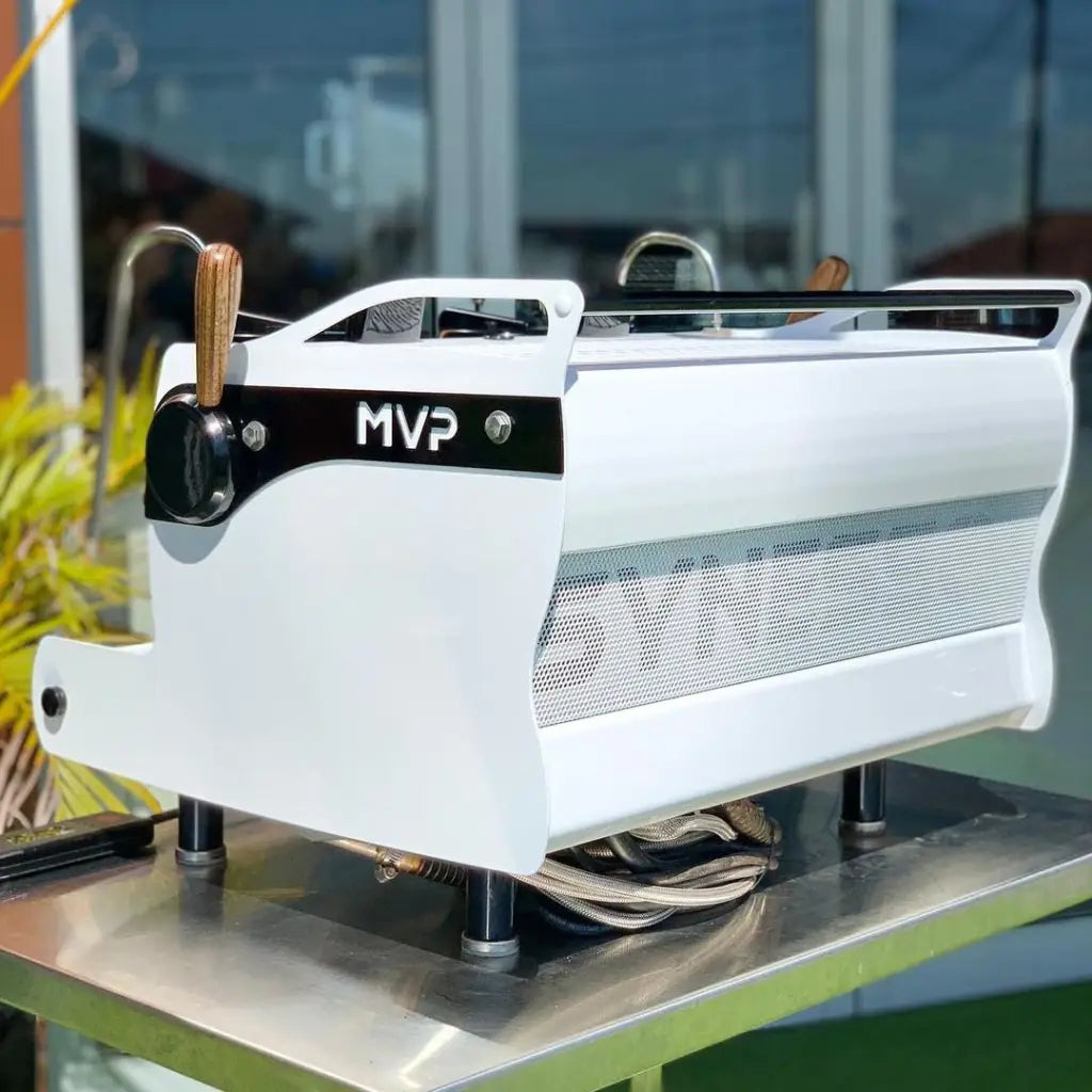 Synesso Pre Owned Custom White 2 Group Synesso Hydra - ALL