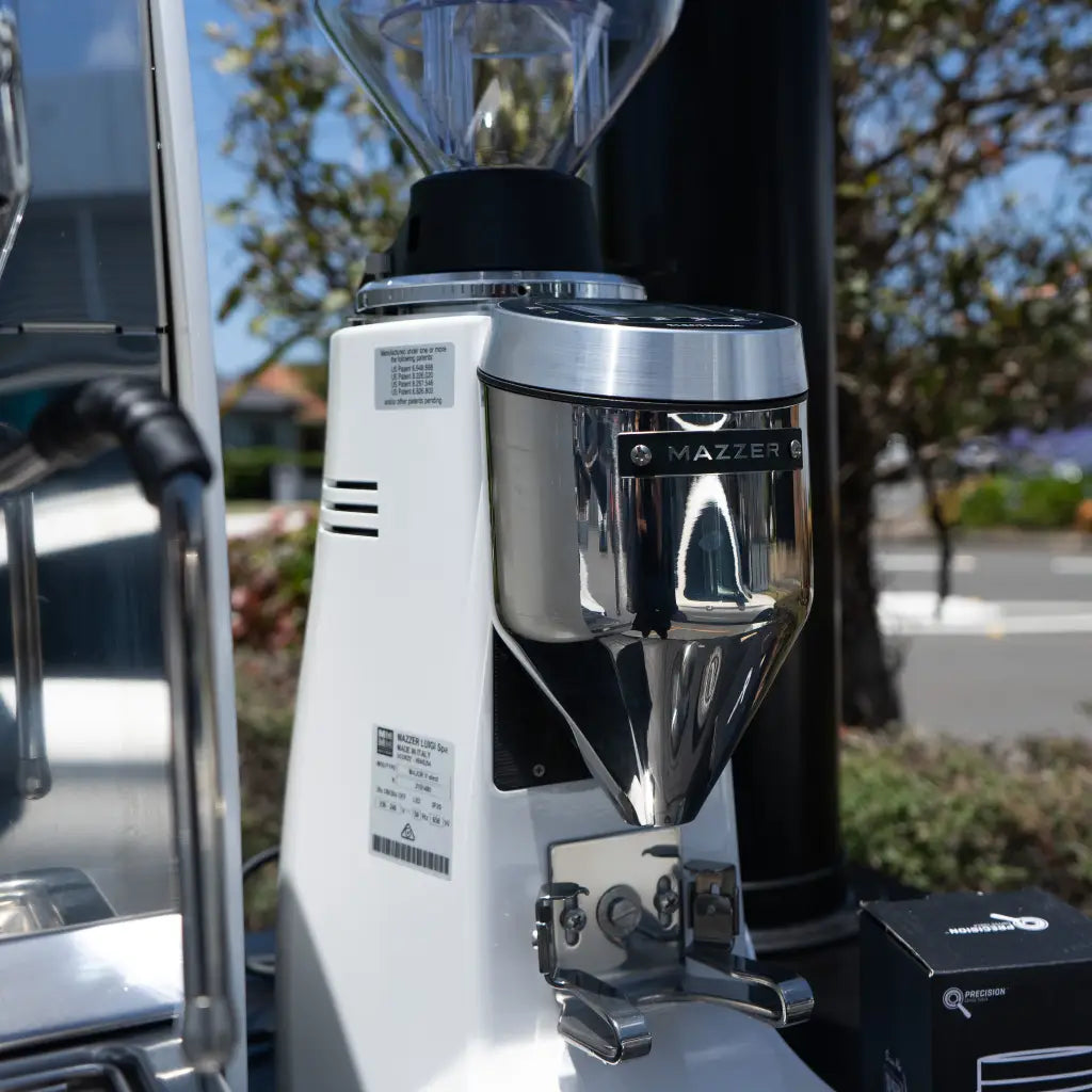 Victoria Arduino White Eagle With Mazzer Major V in White